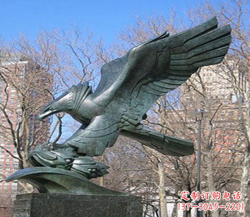 泰州飞鹰石雕动物景观雕塑