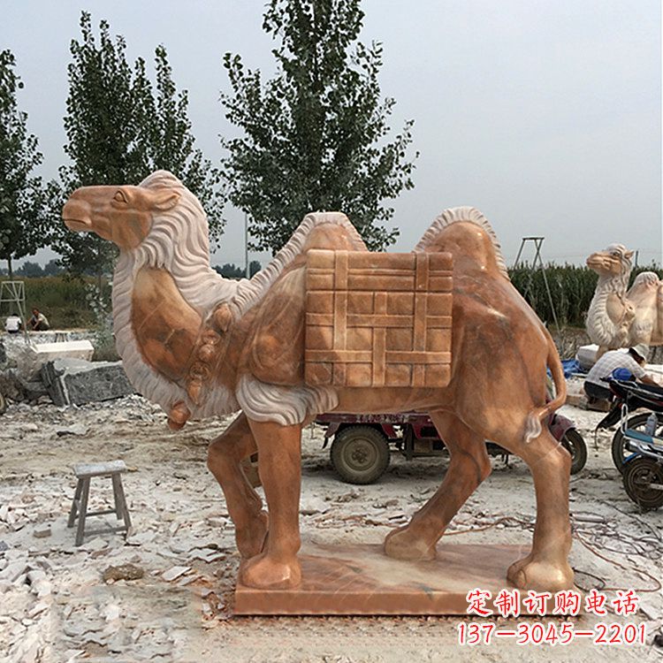 泰州负重骆驼雕塑—晚霞之红