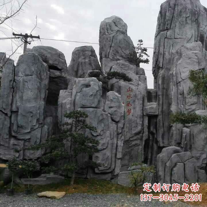 泰州GRC塑石假山雕塑--营造一片芳草如茵的大自然风景