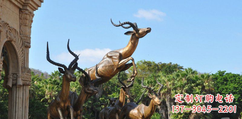 泰州跃动的羚羊雕塑