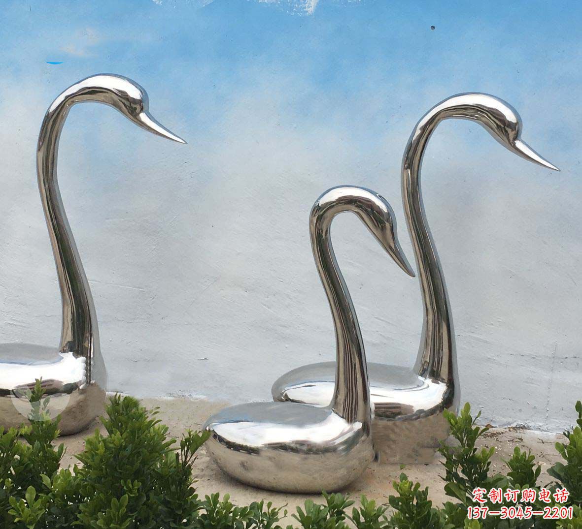 泰州精美不锈钢抽象天鹅座椅雕塑
