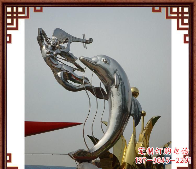 泰州活力满满的海豚雕塑