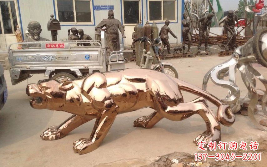 泰州公园不锈钢动物豹雕塑