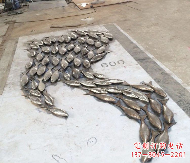 泰州公园不锈钢动物鱼群雕塑