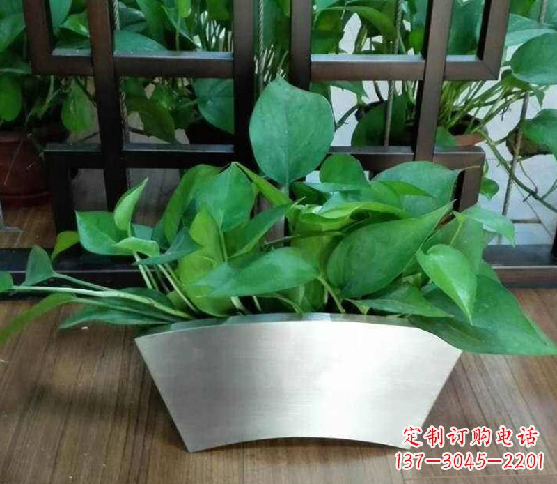 泰州高质量不锈钢花盆雕塑,享受自然完美烘托