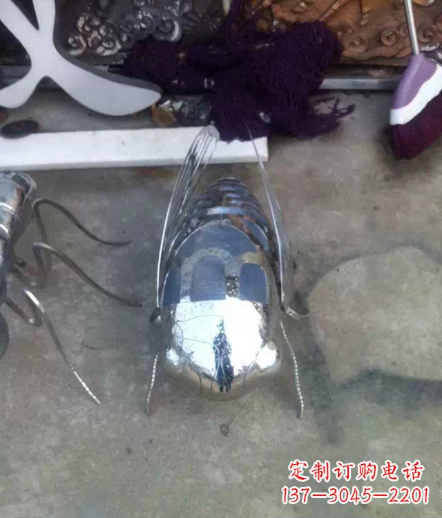 泰州不锈钢动物雕塑