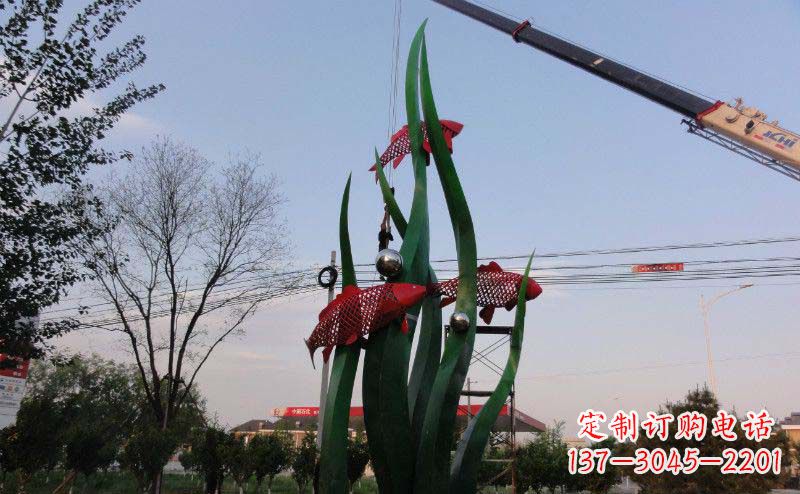 泰州欧洲风格鲤鱼不锈钢雕塑