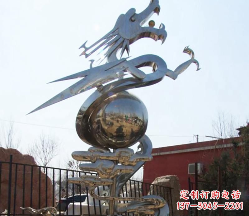 泰州传统与现代完美结合的青铜龙雕塑