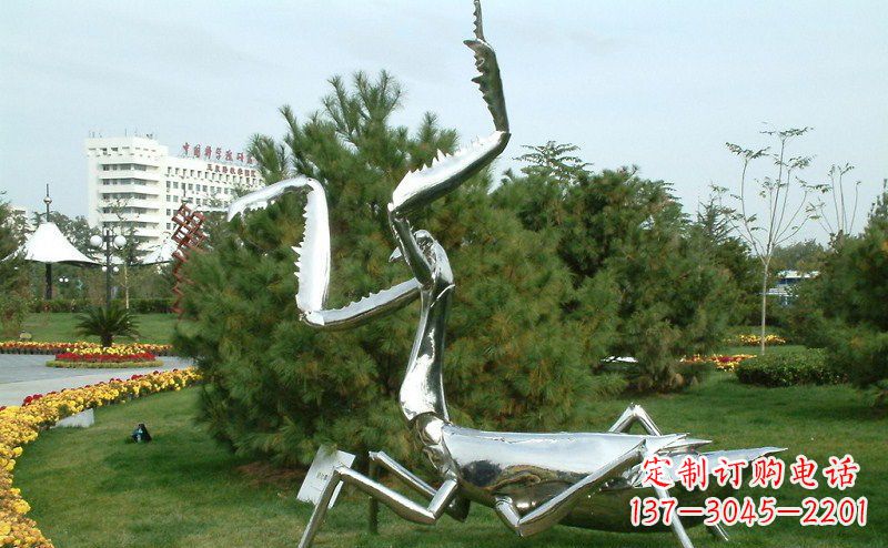 泰州不锈钢雕刻螳螂摆件