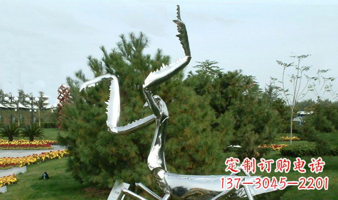 泰州优雅大气的不锈钢螳螂雕塑