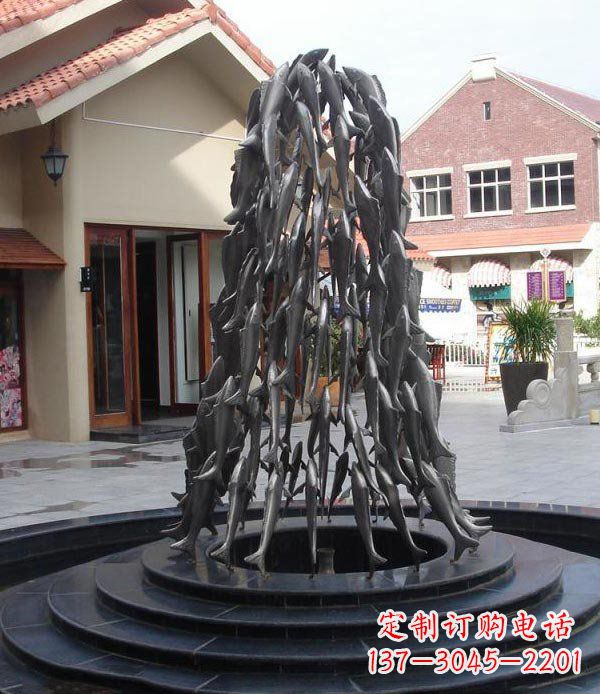 泰州跃动的生命——景区向上游的鱼群喷泉雕塑