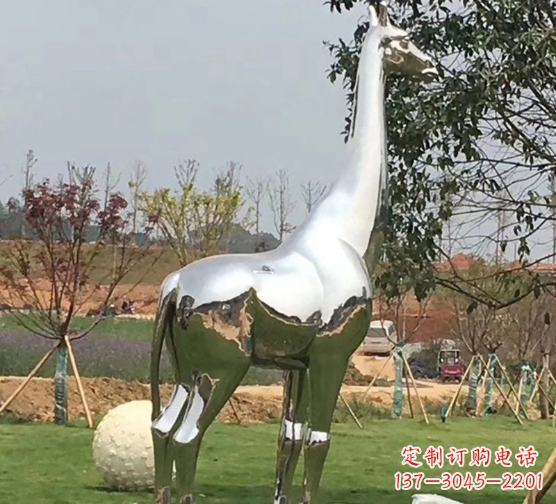 泰州公园不锈钢长颈鹿雕塑
