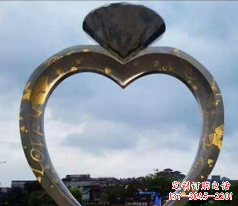 泰州不锈钢大型钻石戒指景观雕塑