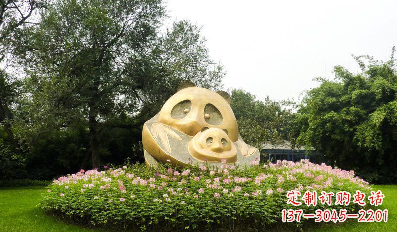 泰州公园抽象母子熊猫动物铜雕