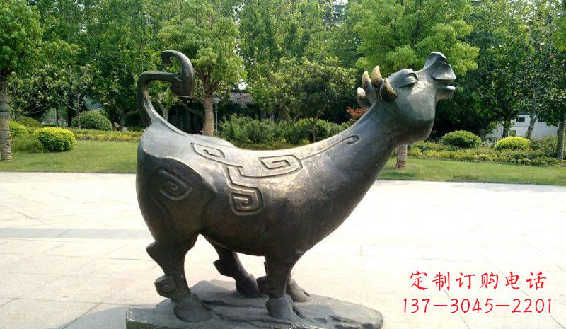 泰州公园抽象牛动物铜雕 (3)