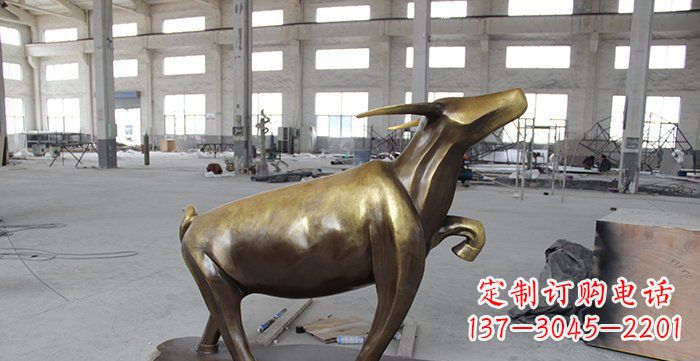 泰州铜制华丽小牛动物雕塑