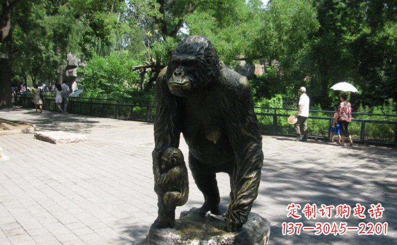 泰州公园大猩猩动物铜雕 (2)