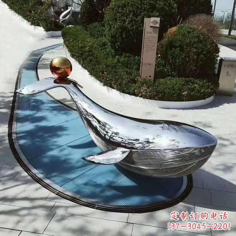 泰州大型不锈钢镜面鲸鱼景观雕塑摆件