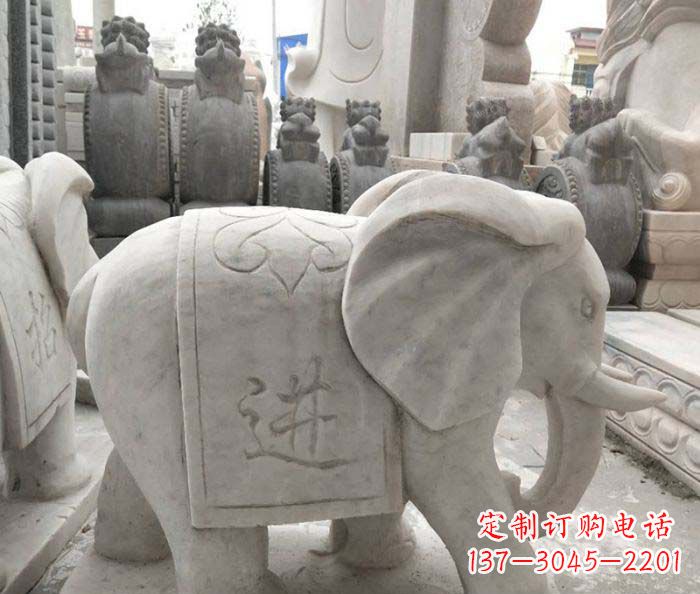 泰州公园动物石雕小象
