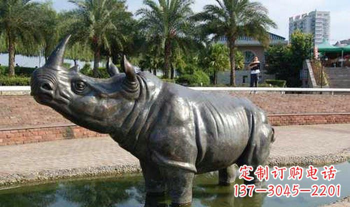 泰州公园动物铜雕犀牛