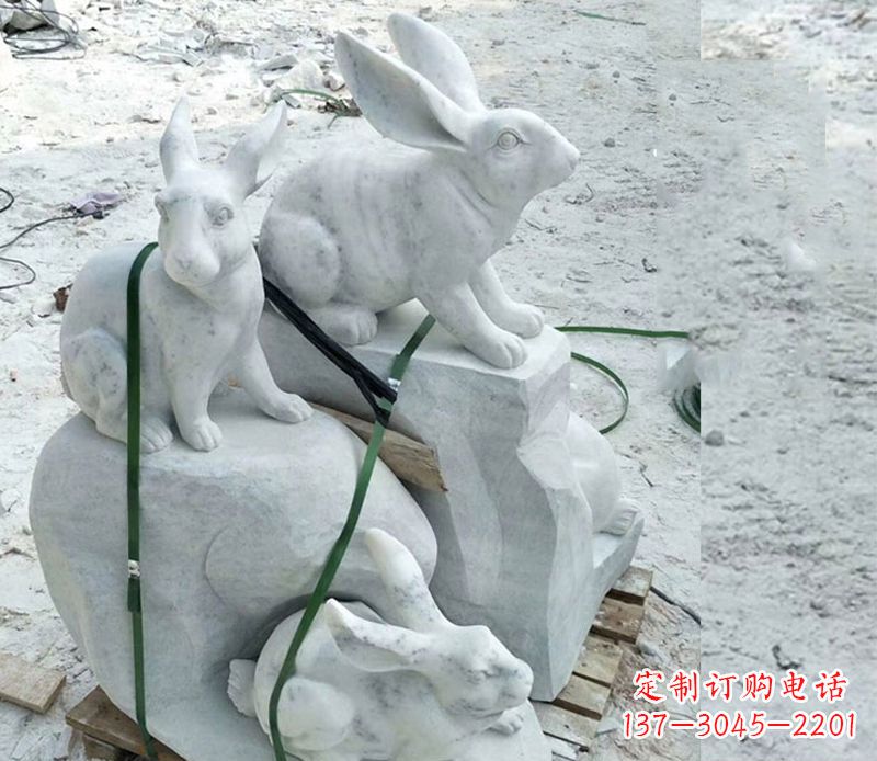泰州活泼可爱的兔子雕塑
