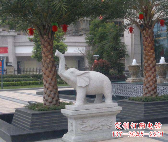 泰州公园动物小象石雕