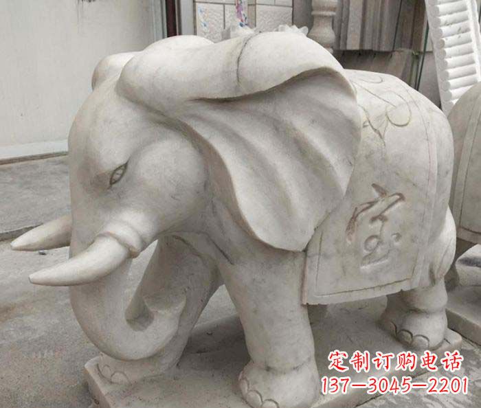 泰州中领雕塑象征招财的精致大象石雕