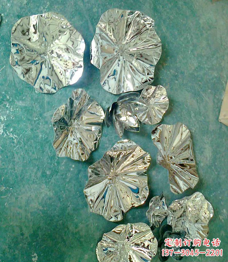 泰州精致锻铜荷叶造型雕塑