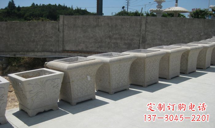 泰州大理石花盆石雕 – 在公园展现精美自然风貌