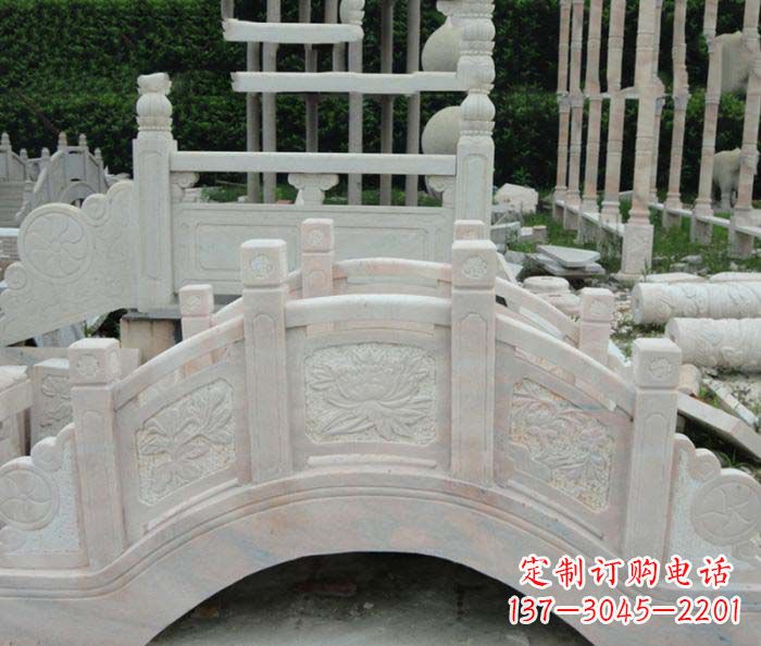 泰州红石拱桥雕塑