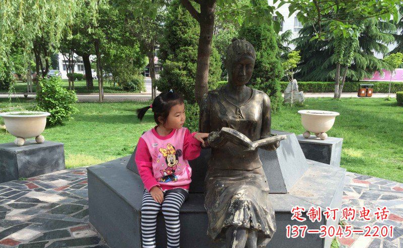 泰州优雅可爱的女孩铜雕
