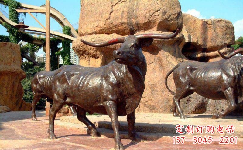 泰州公园牛动物铜雕