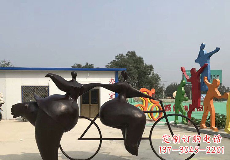 泰州青春无悔,精致自行车雕塑