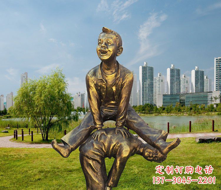 泰州公园铜雕跳马蹲人物雕塑