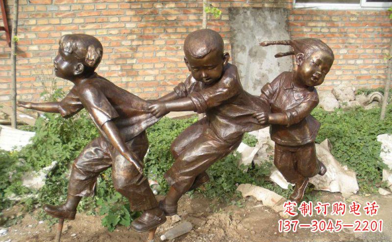 泰州铜雕老鹰—勇捕小鸡的动态展示
