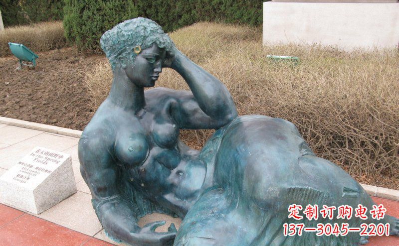 泰州铜质女性人物雕塑
