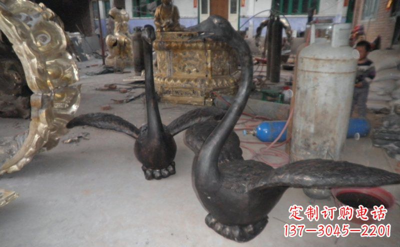 泰州公园仙鹤动物铜雕