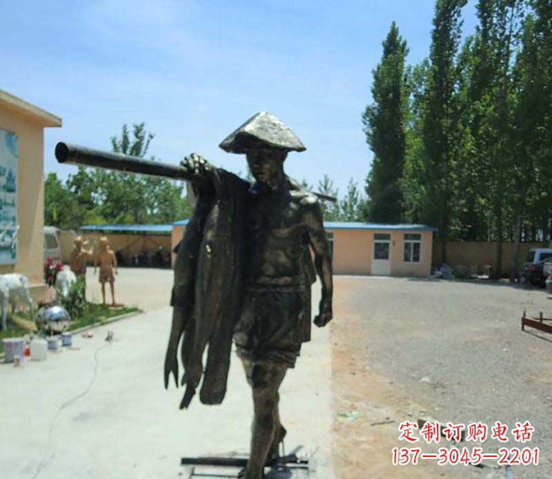泰州传承古老文化的渔民雕塑