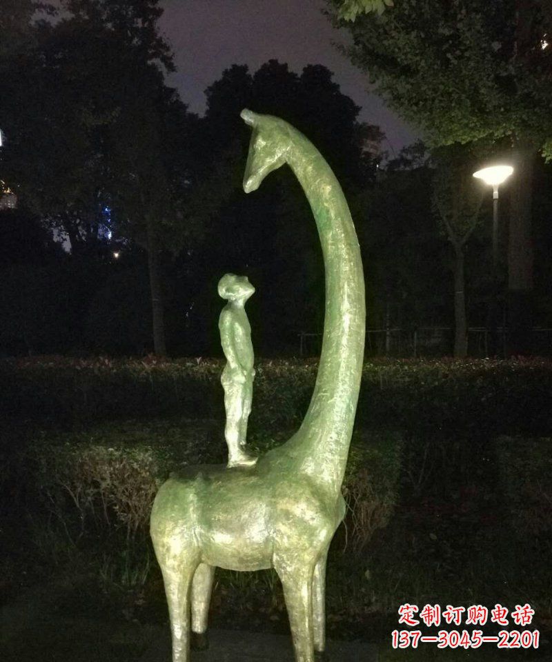泰州壮观绝伦的长颈鹿雕塑
