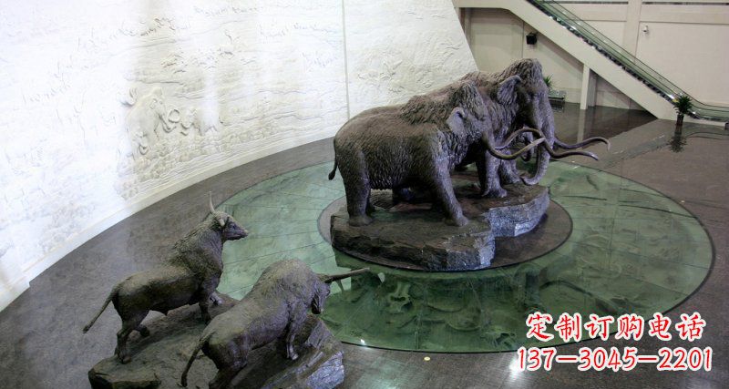 泰州领雕塑公园长毛象动物铜雕