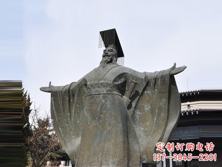 泰州秦始皇铜雕，象征历史的永恒美丽