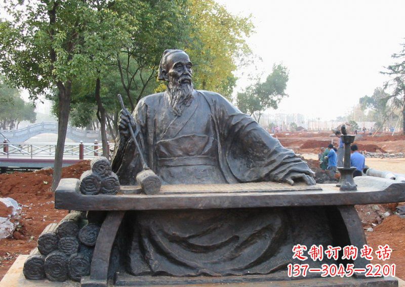 泰州用传统工艺精心雕刻的张仲景铜雕