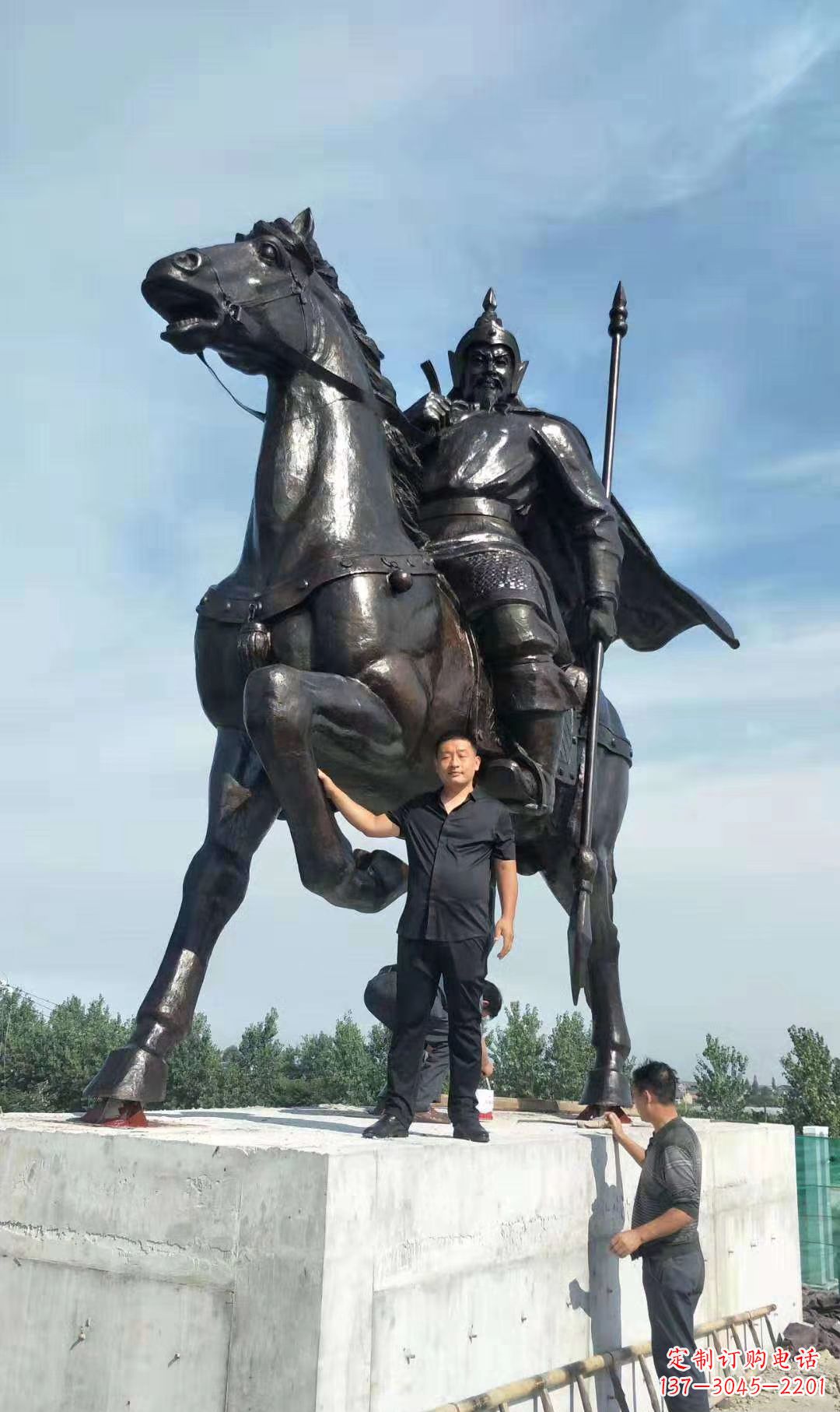 泰州以古代骑马将军为灵感的铜雕