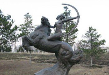 泰州公园骑马女人射箭铜雕