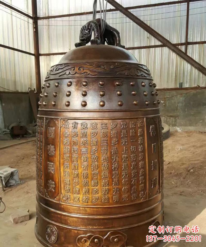 泰州古代铜钟雕塑