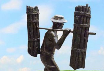 泰州精美老人铜雕，传承古代挑柴精神