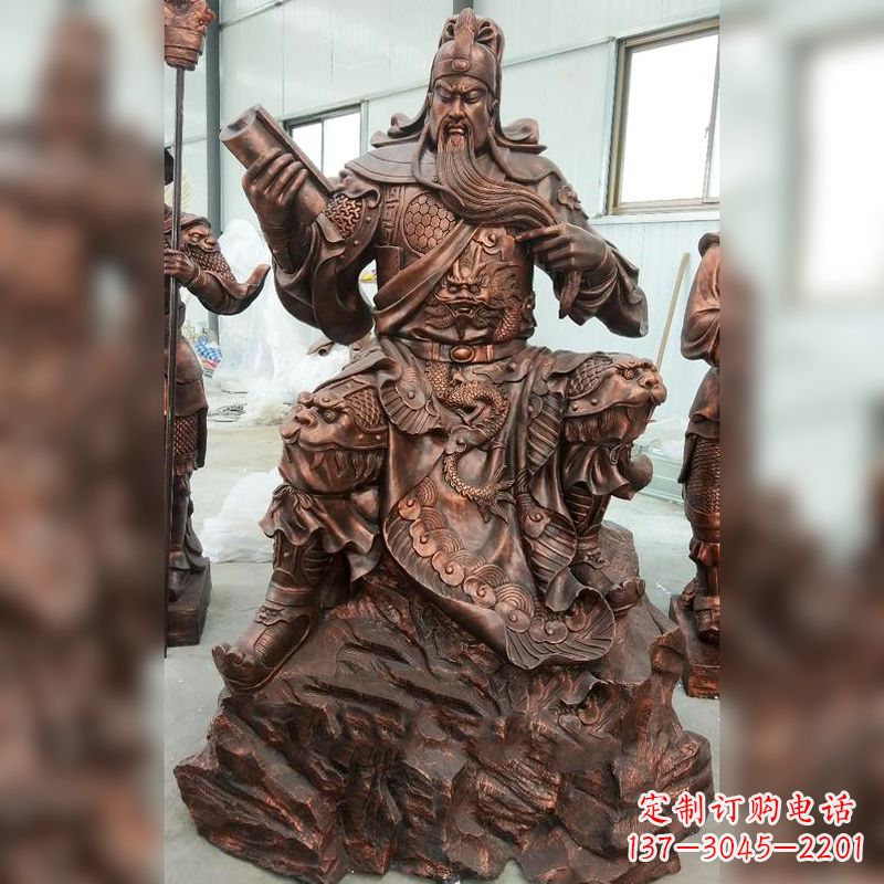 泰州文化历史写照:关羽夜读春秋雕塑