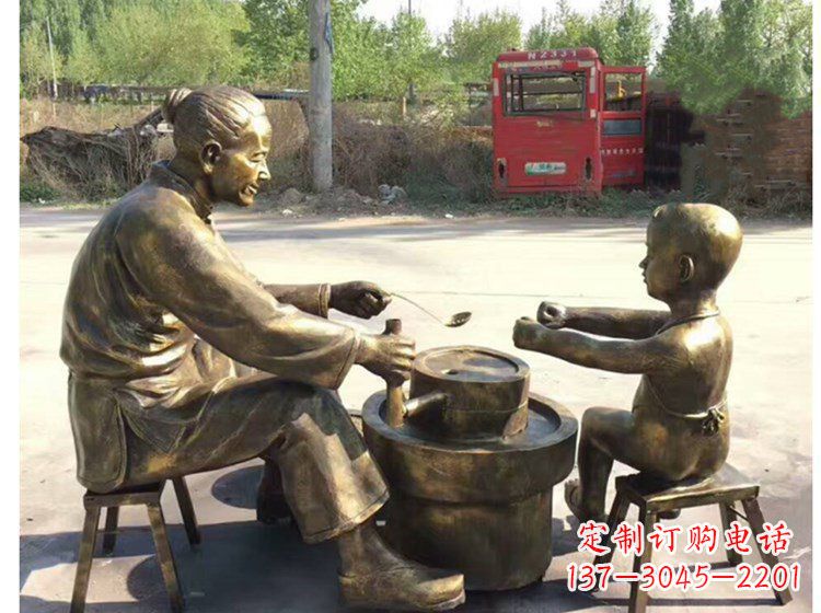 泰州浓情母亲磨豆浆小品人物铜雕;