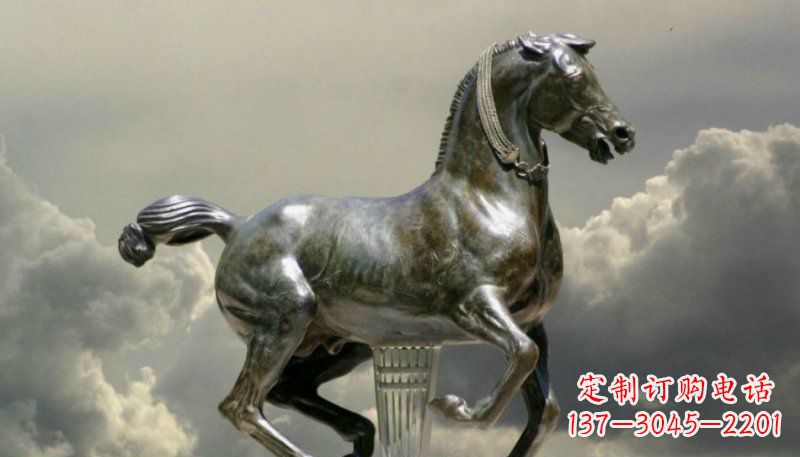 泰州广场奔马景观铜雕