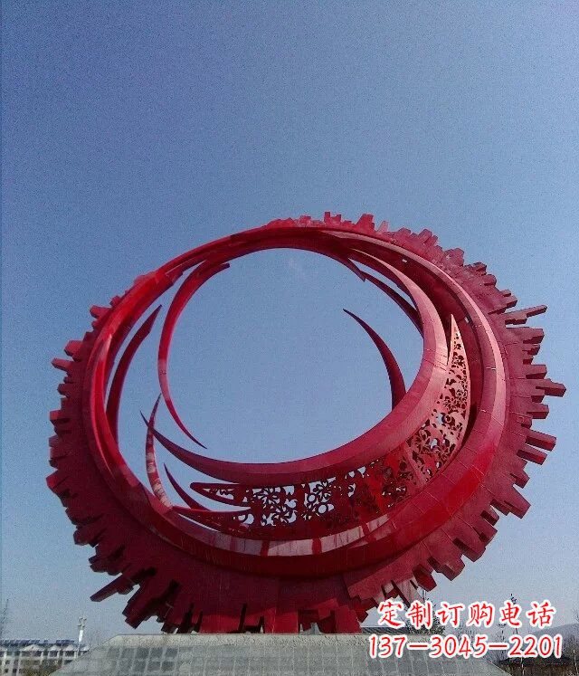 泰州精致而又引人注目的不锈钢齿轮雕塑
